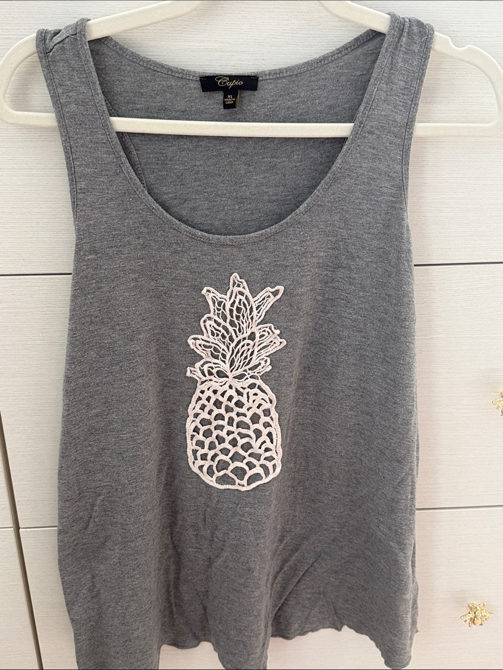 Cupio Gray Tank Top with White Pineapple Applique